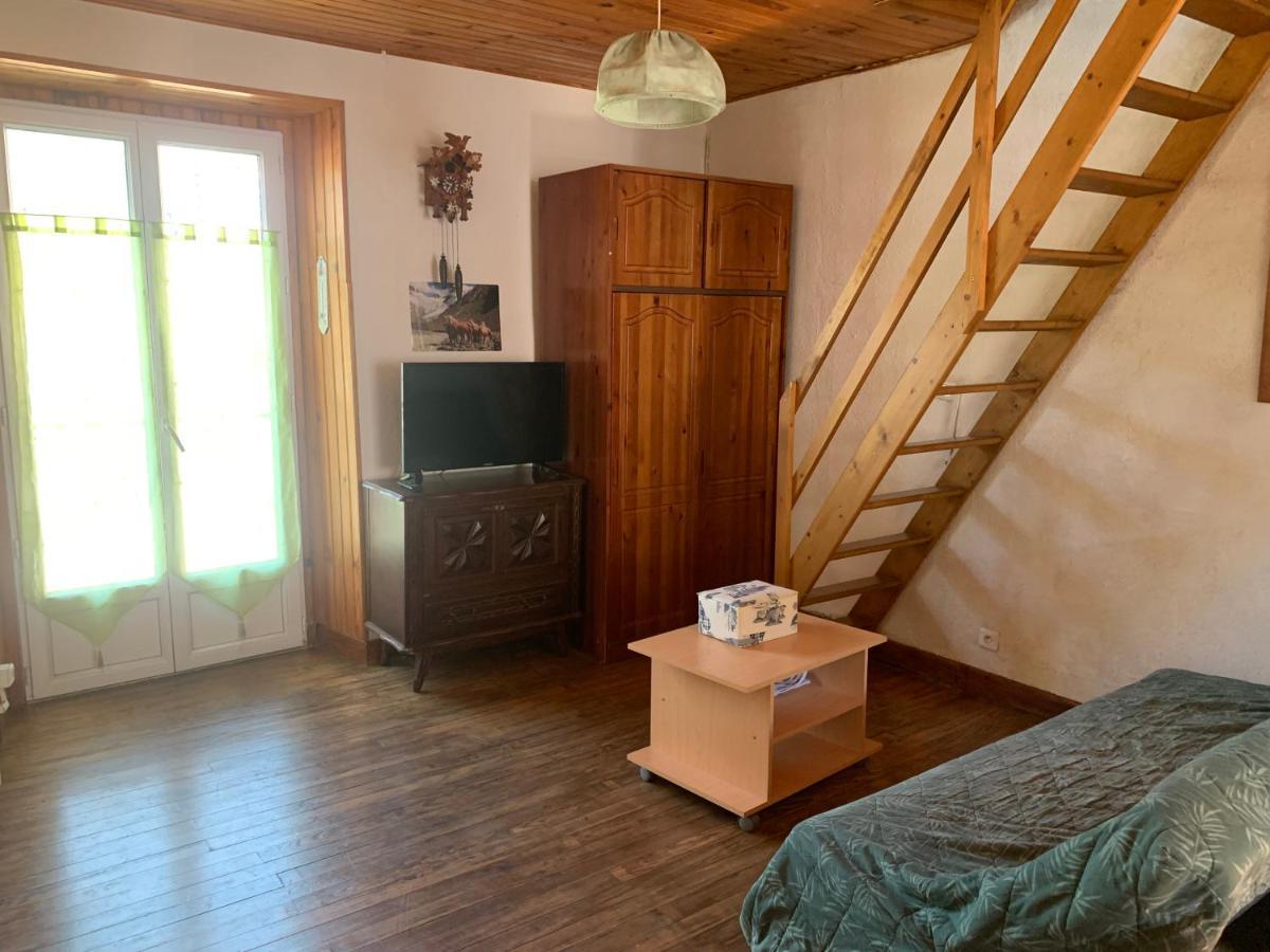 Joli Appartement Dans Une Maison Ancienne อักซ์-เลส์-แตร์มส์ ภายนอก รูปภาพ