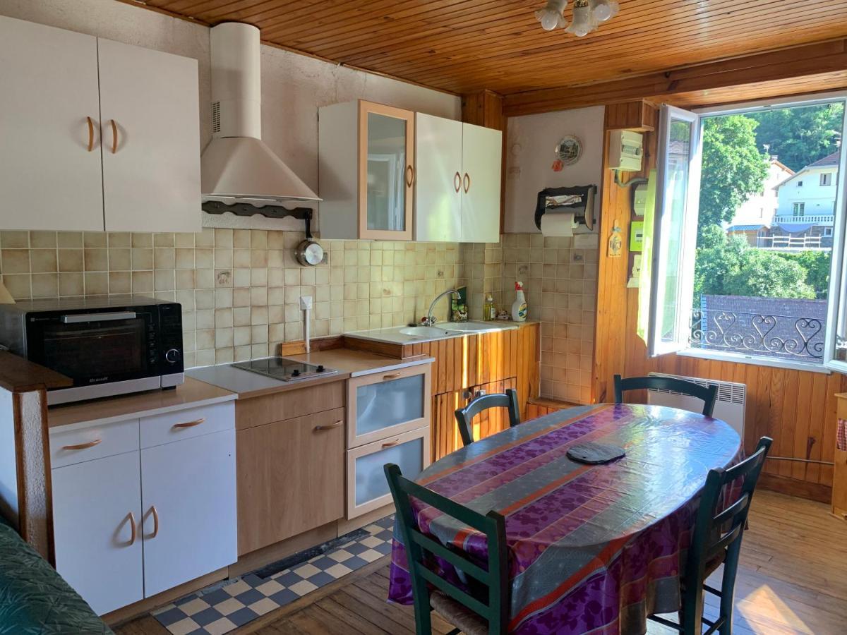 Joli Appartement Dans Une Maison Ancienne อักซ์-เลส์-แตร์มส์ ภายนอก รูปภาพ