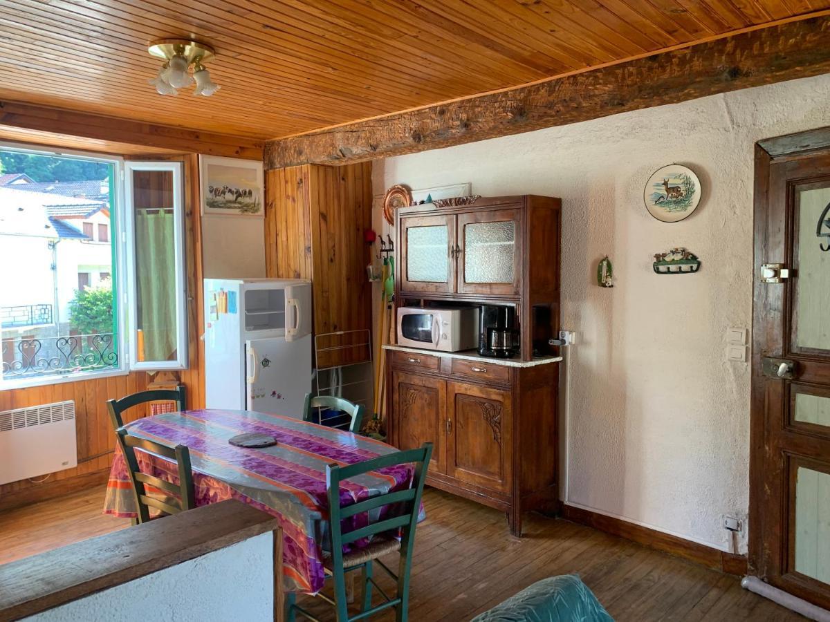 Joli Appartement Dans Une Maison Ancienne อักซ์-เลส์-แตร์มส์ ภายนอก รูปภาพ