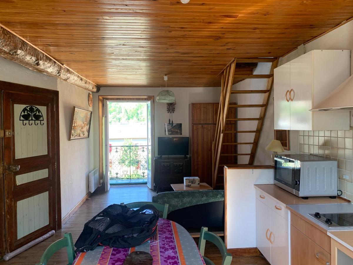 Joli Appartement Dans Une Maison Ancienne อักซ์-เลส์-แตร์มส์ ภายนอก รูปภาพ